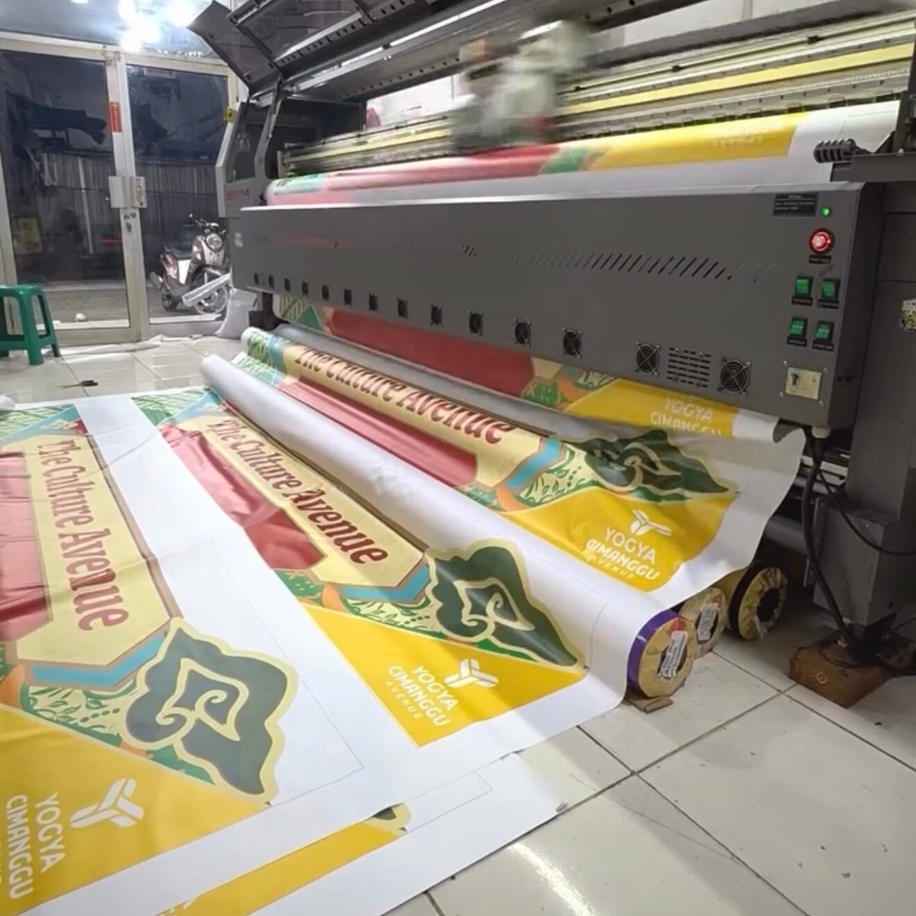 Cetak banner Bekasi yang selesai di hari yang sama di Express Printing 24 Jam
